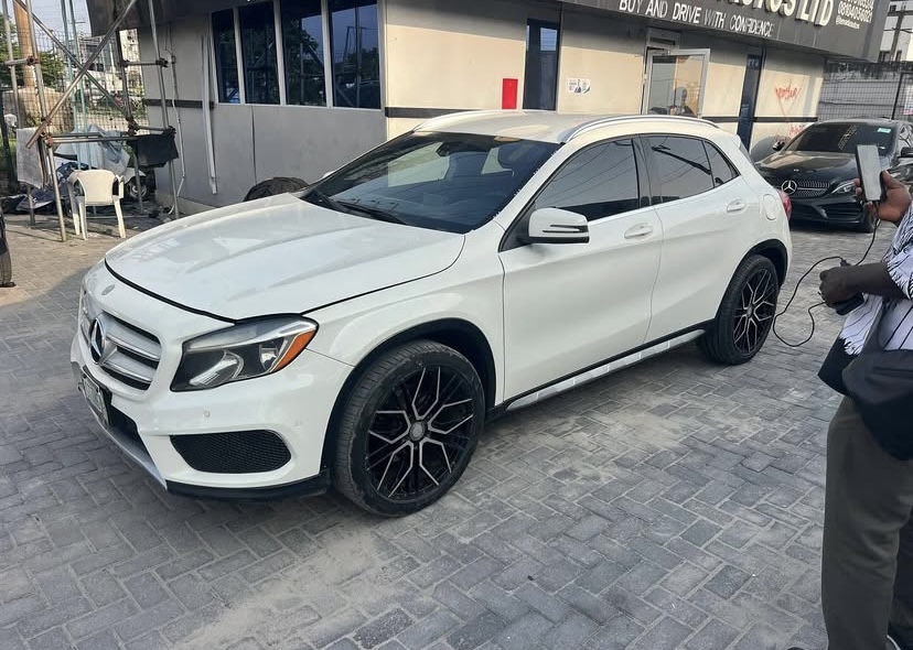 Cropped Faux leather Jacket