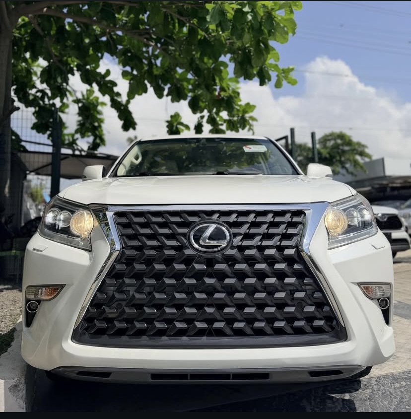 Cropped Faux leather Jacket