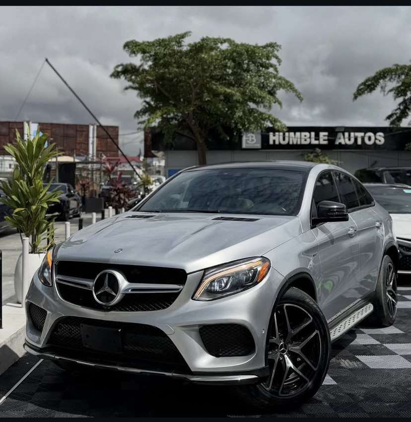 Cropped Faux leather Jacket