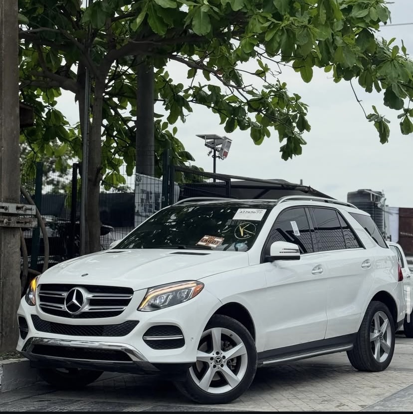 Cropped Faux leather Jacket