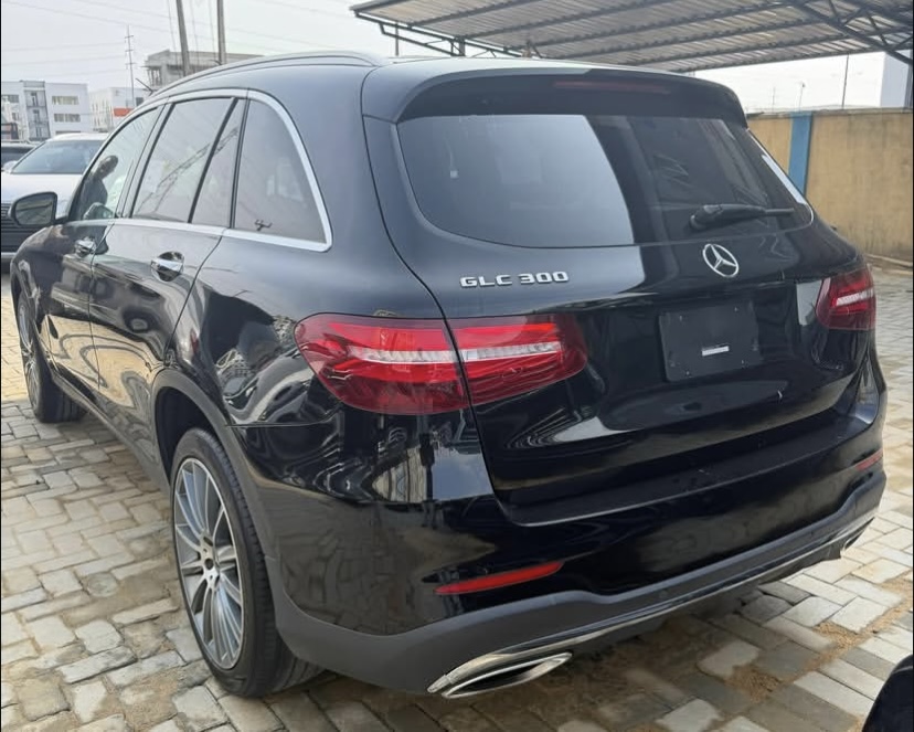 Cropped Faux leather Jacket