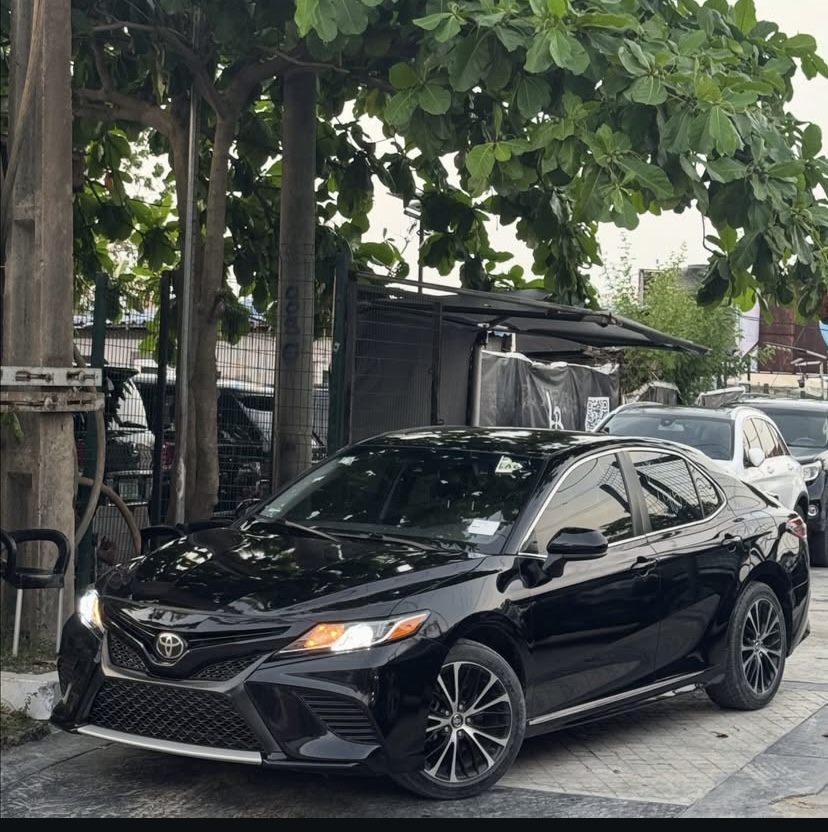 Cropped Faux leather Jacket