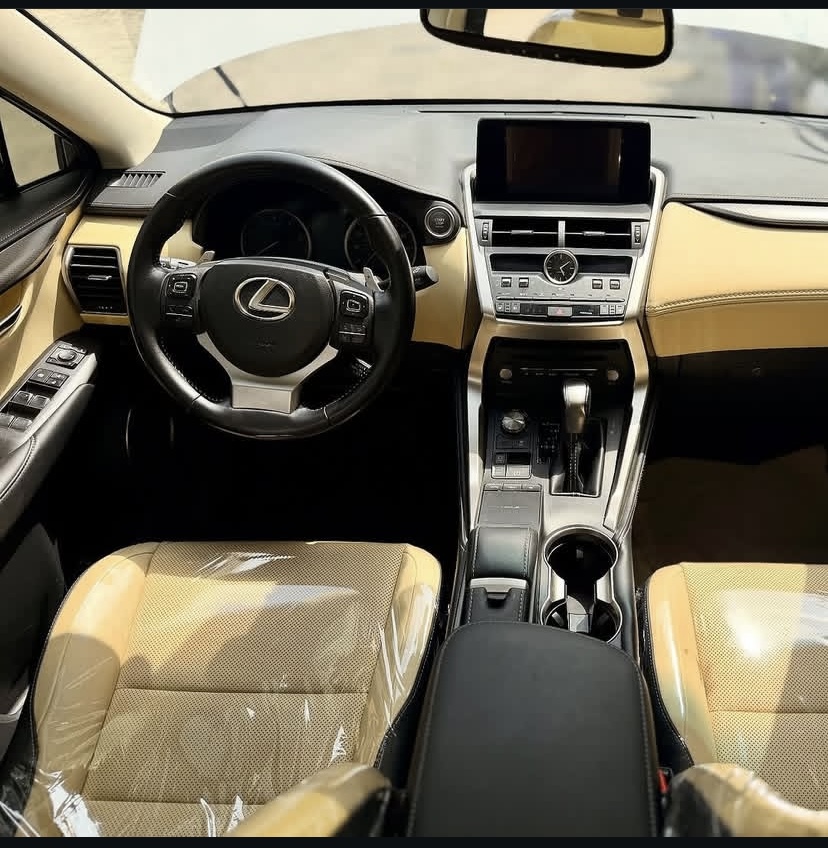 Cropped Faux leather Jacket