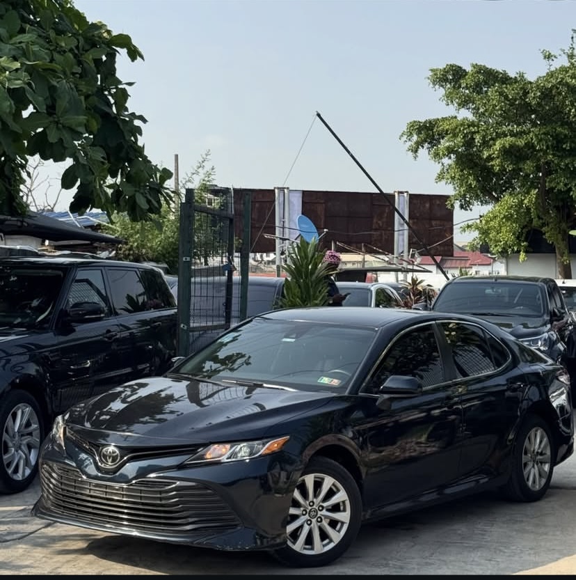 Cropped Faux leather Jacket