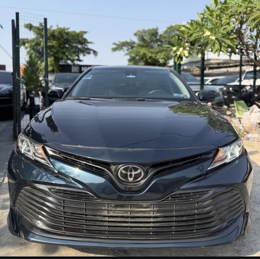 Cropped Faux leather Jacket