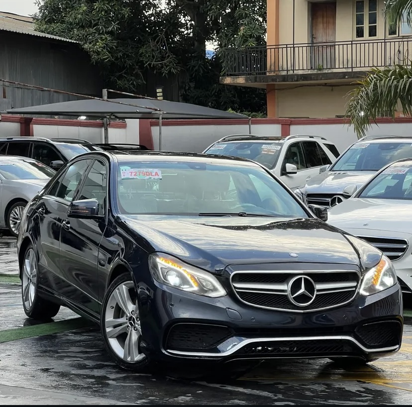 Cropped Faux leather Jacket