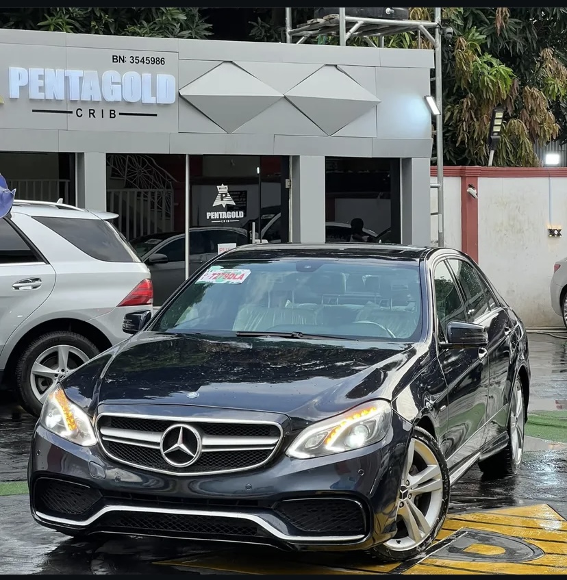 Cropped Faux leather Jacket