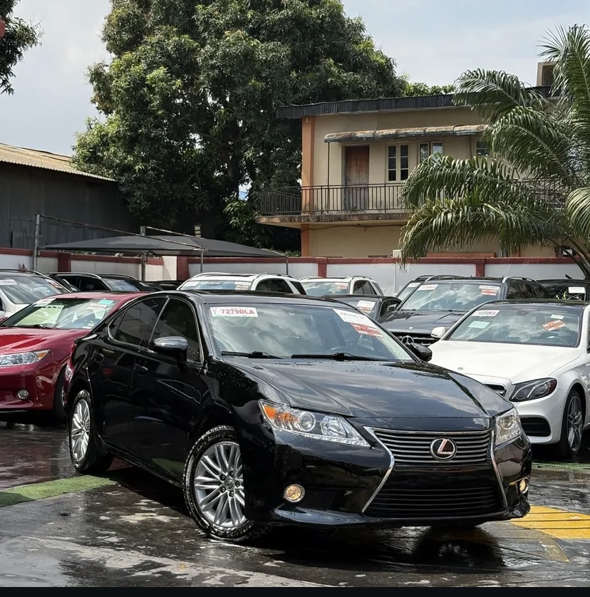 Cropped Faux leather Jacket