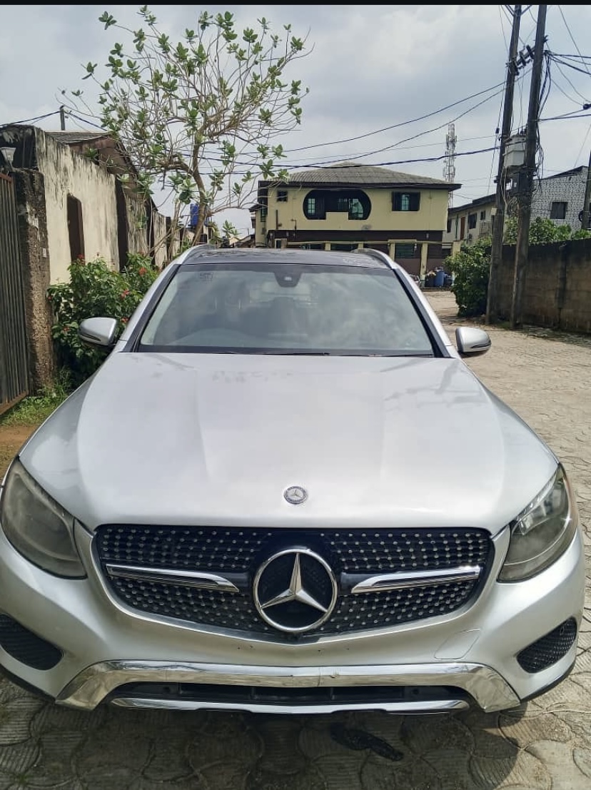 Cropped Faux leather Jacket