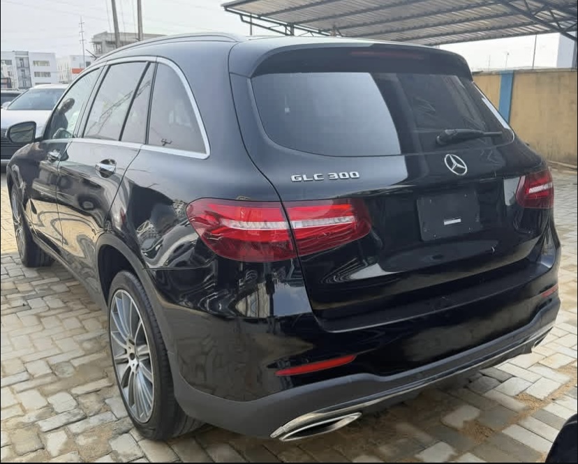 Cropped Faux leather Jacket