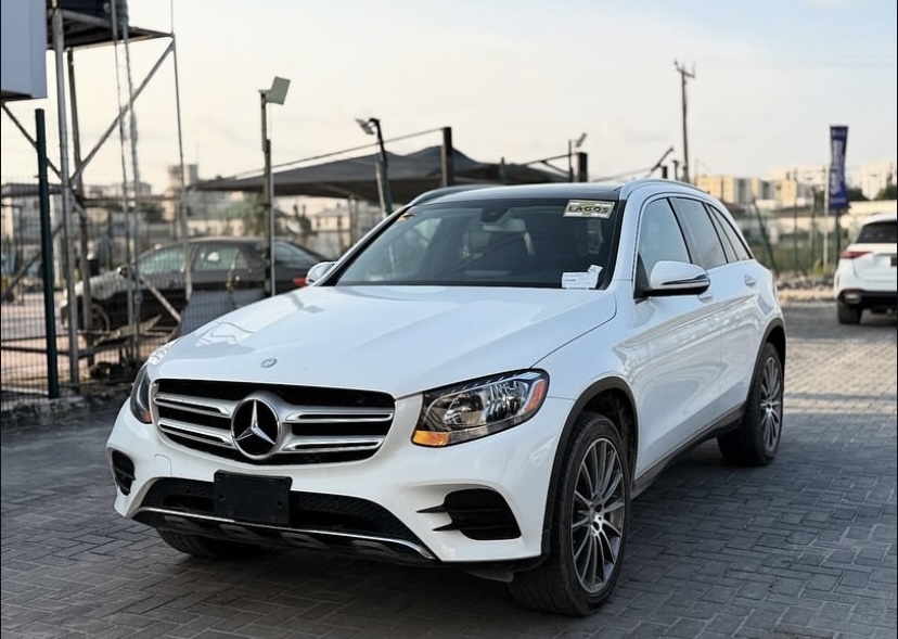 Cropped Faux leather Jacket