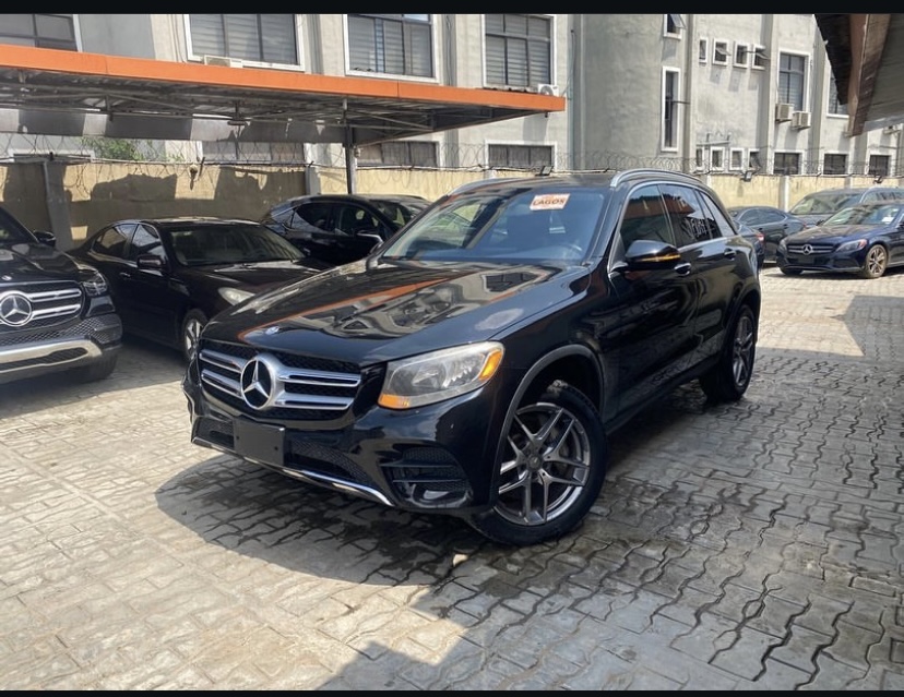 Cropped Faux leather Jacket