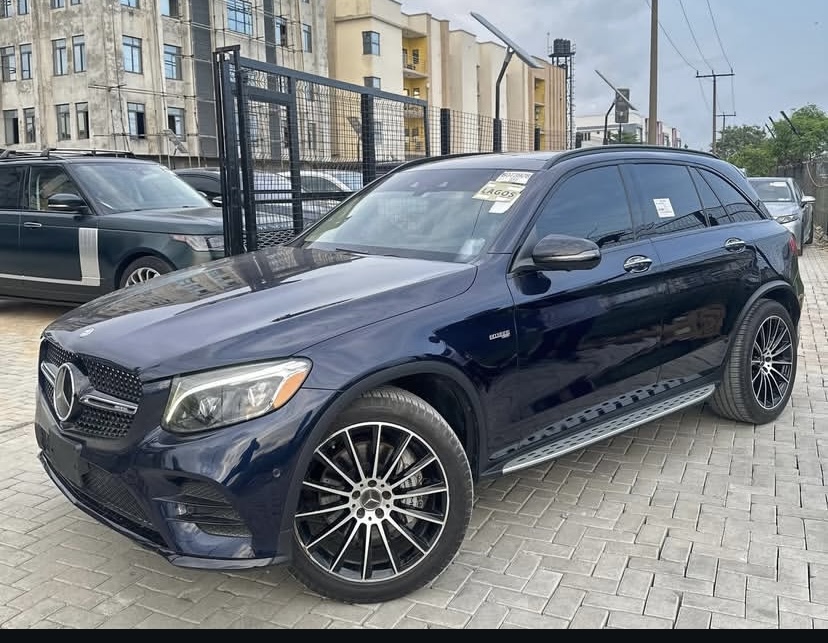 Cropped Faux leather Jacket