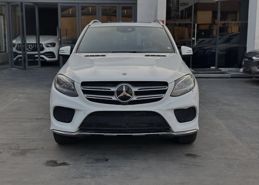 Cropped Faux leather Jacket