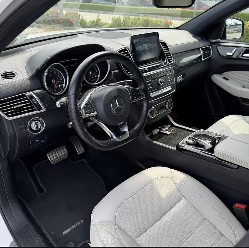 Cropped Faux leather Jacket