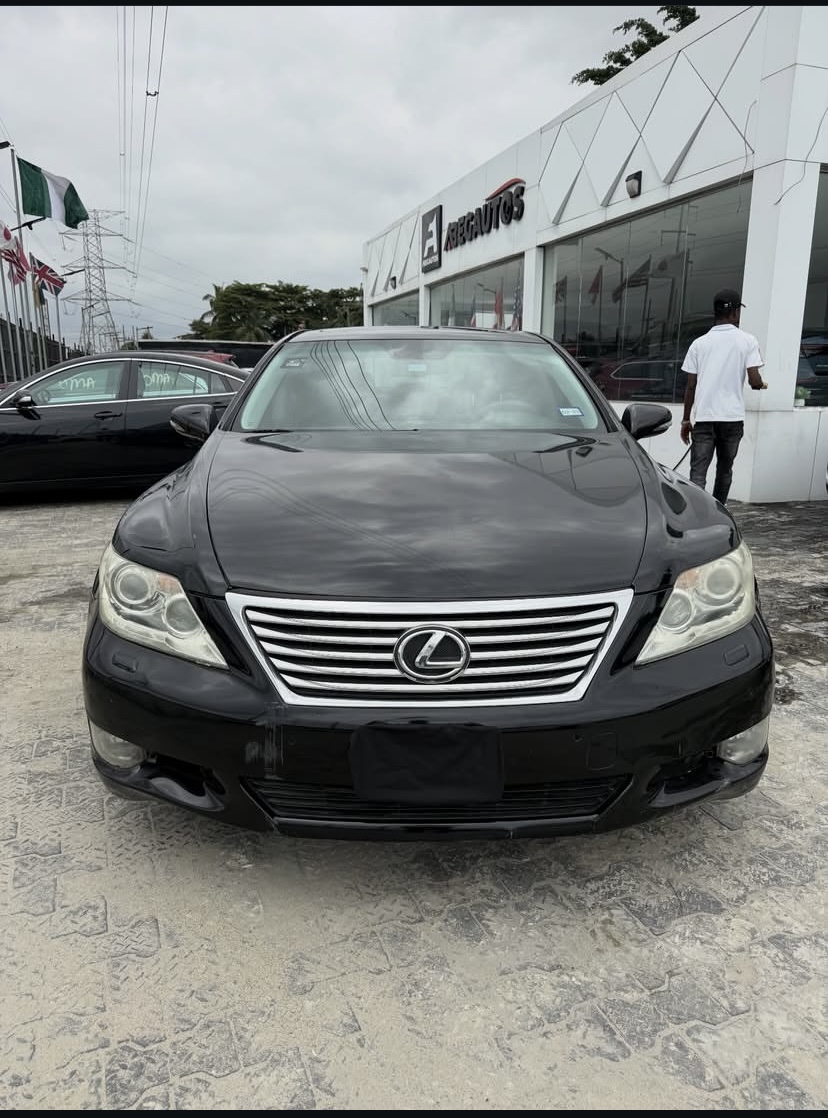 Cropped Faux leather Jacket