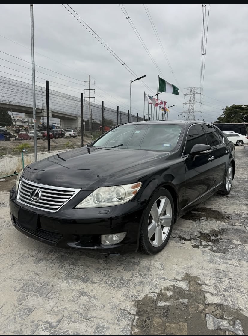 Cropped Faux leather Jacket