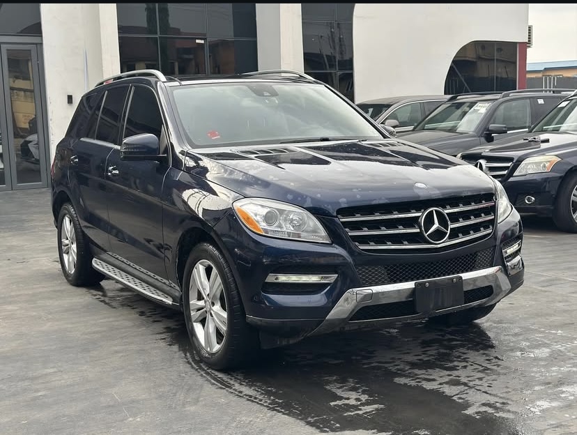 Cropped Faux leather Jacket