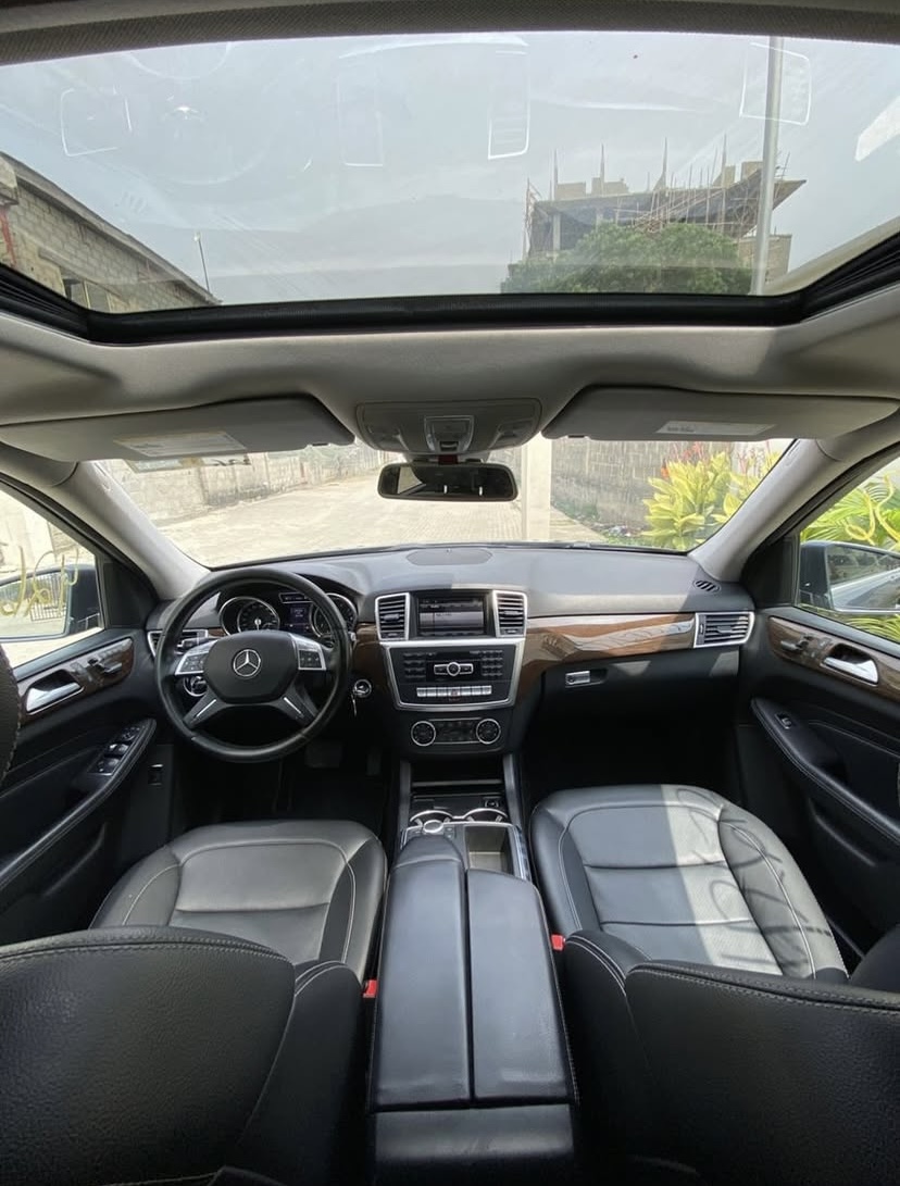 Cropped Faux leather Jacket