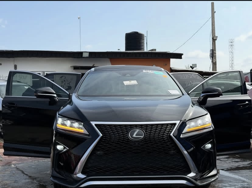 Cropped Faux leather Jacket