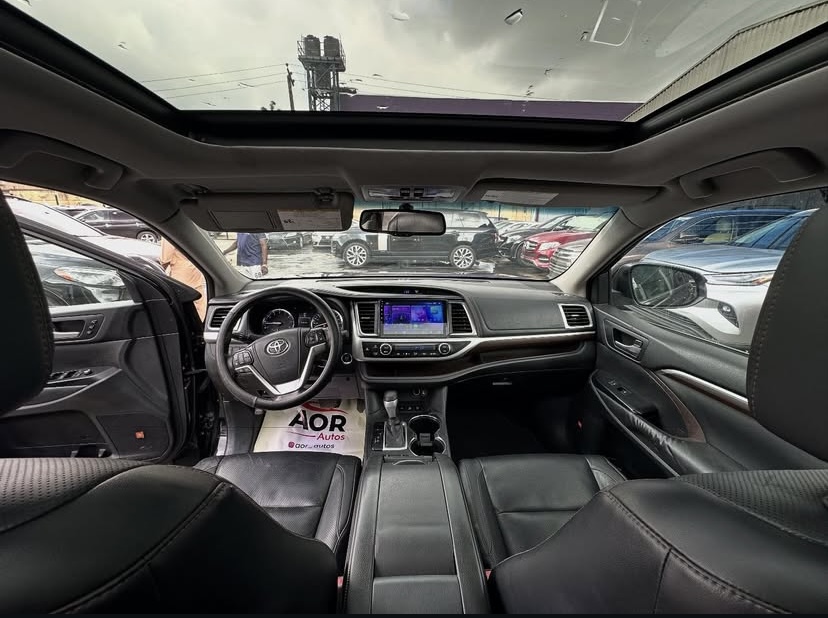 Cropped Faux leather Jacket