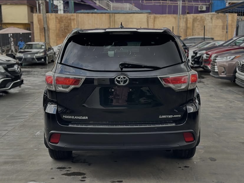 Cropped Faux leather Jacket