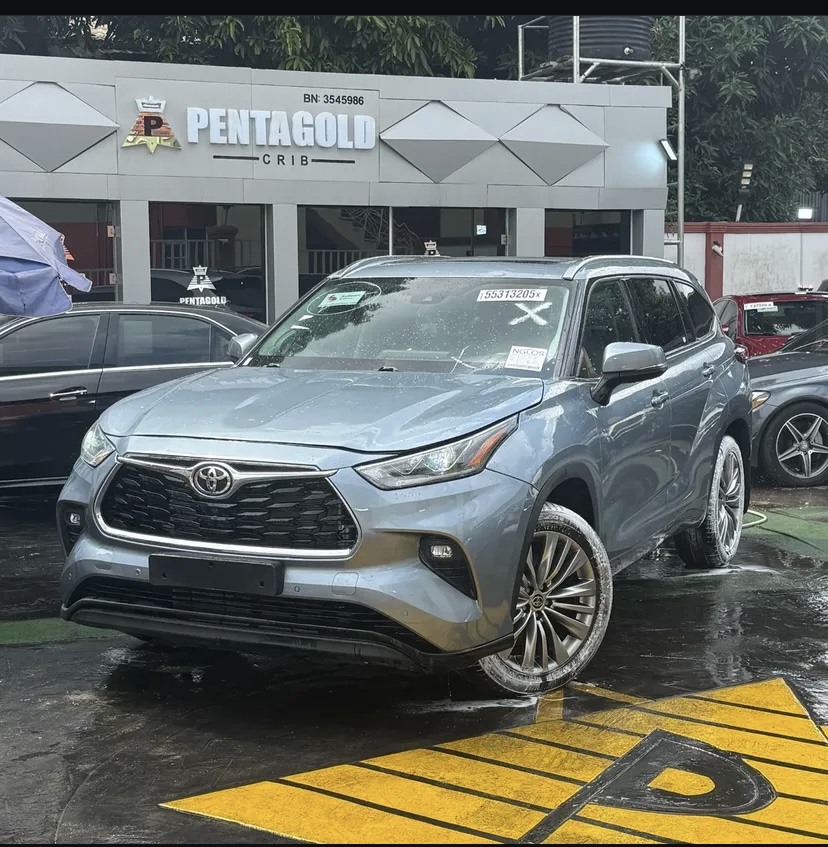 Cropped Faux leather Jacket